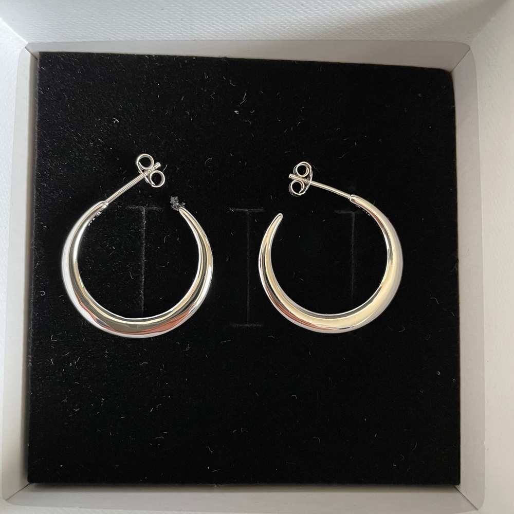 Mejuri Sterling Silver Editor Hoop Earrings